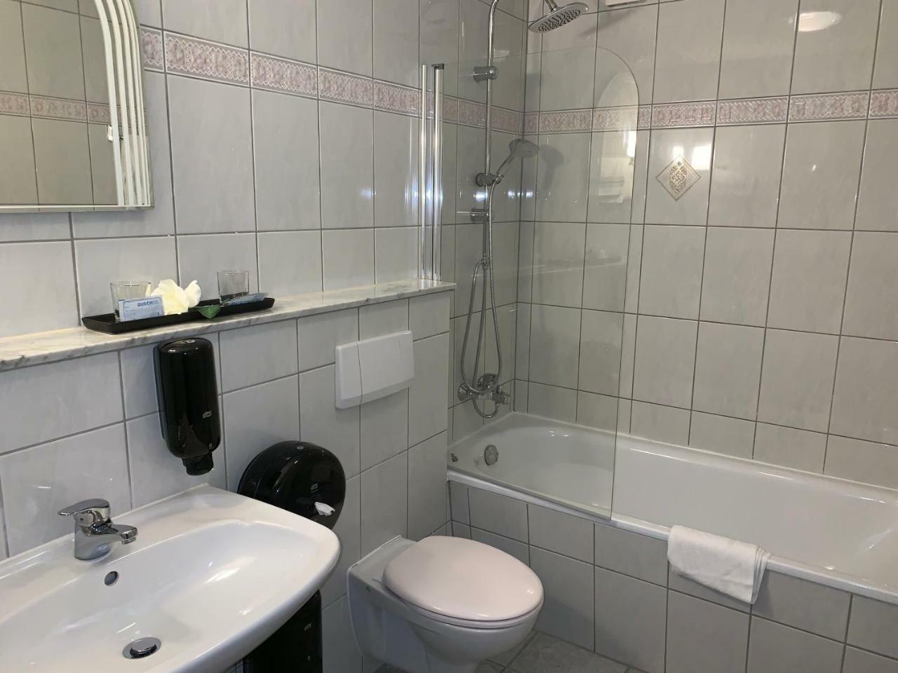 Hotel Haus Hubertus Elsdorf 외부 사진
